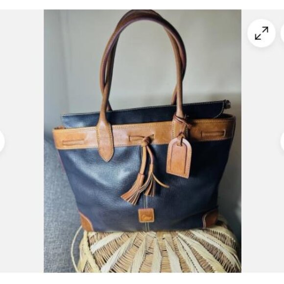 Dooney & Bourke Saffiano Tassel Bucket Tote Bag Black Tan Trim satchel Fast Ship - Picture 1 of 12